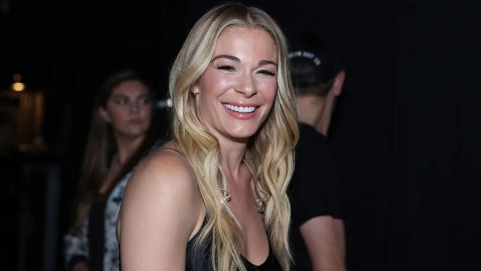 Leann Rimes Net Worth LeAnn Rimes Celebrates Taylor Swift's Inspiring