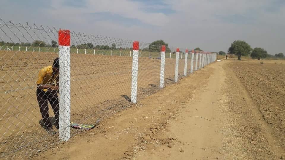 Why Fencing is Important to Your Construction Projects? by Shrichamundatarbandicontractor