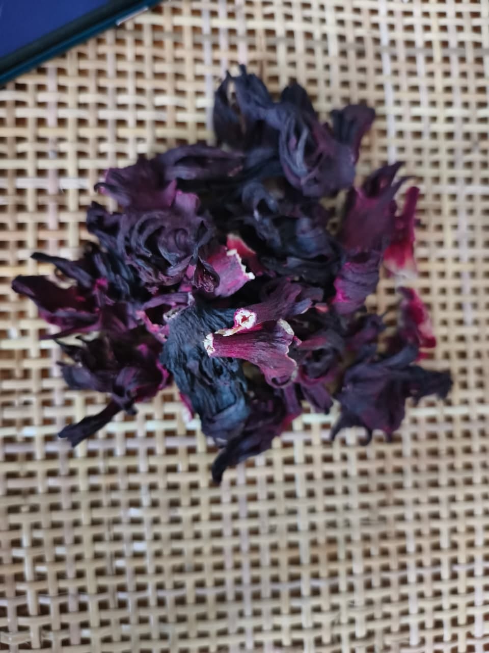 Understanding Hibiscus Grades and Specifications in Trade