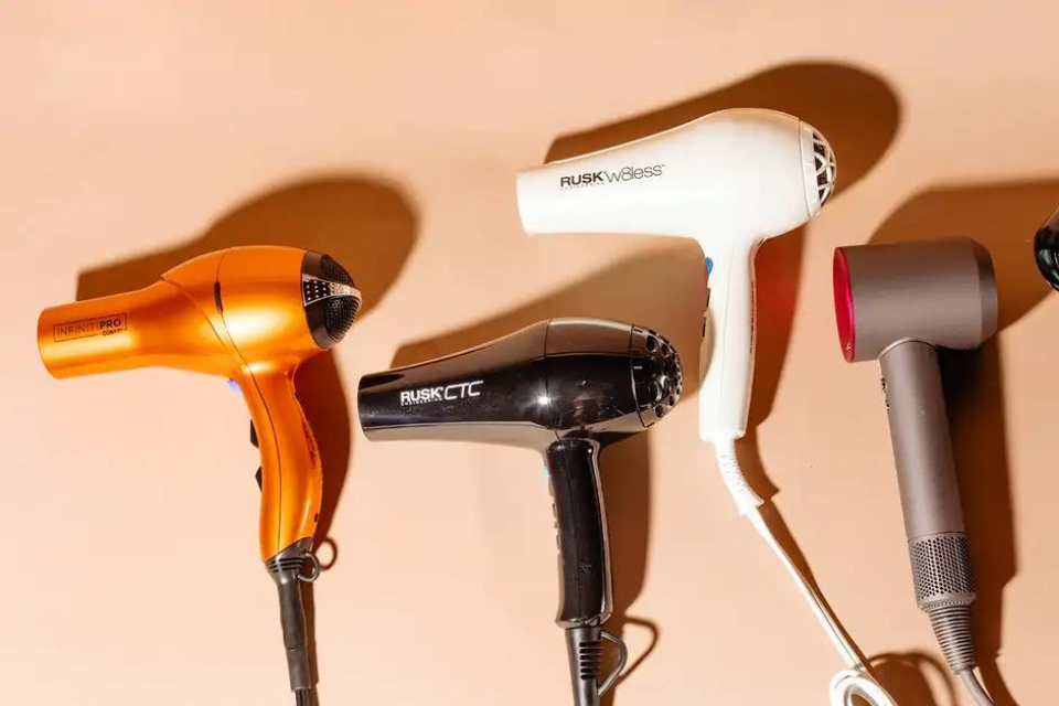 6 Best Hair Dryers for Curly Hair by FrontCeleb Medium