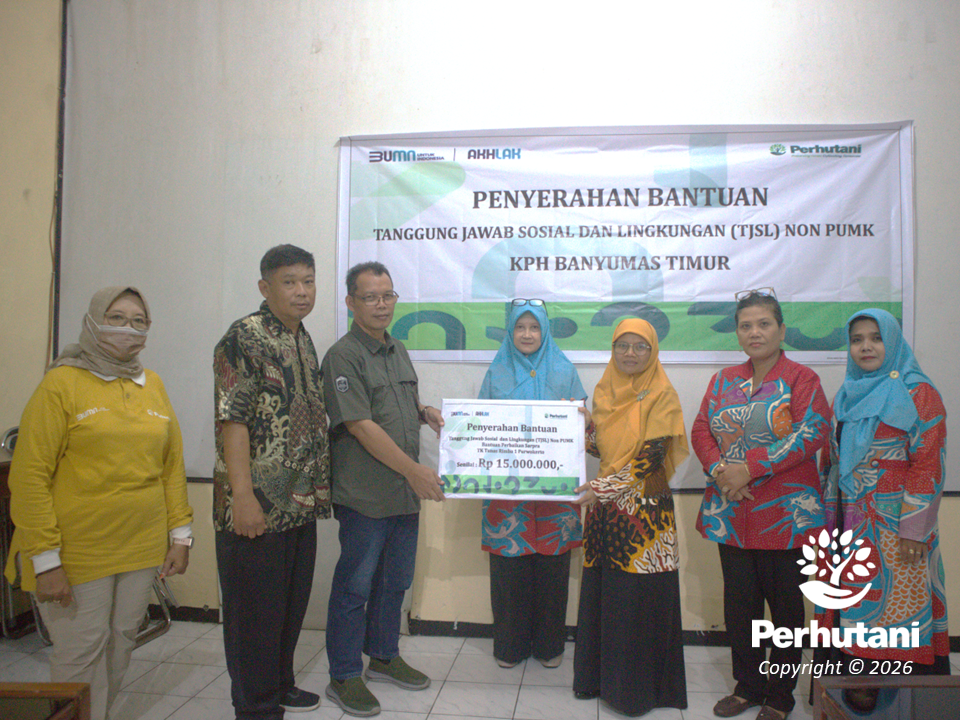 Soroti Pentingnya Infrastruktur Pendidikan Anak, Perhutani Serahkan Bantuan TJSL untuk TK Tunas…