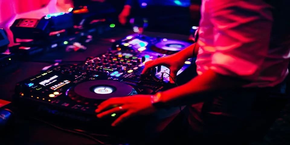 Key West Wedding DJ: Elevate Your Celebration with the Perfect Soundtrack