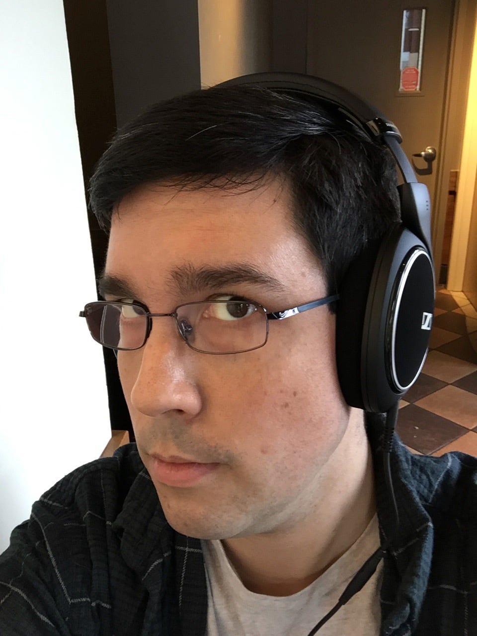 Headphone Showdown: Sennheiser HD598Cs vs Sennheiser HD598 (SE) | by Alex  Rowe | Medium