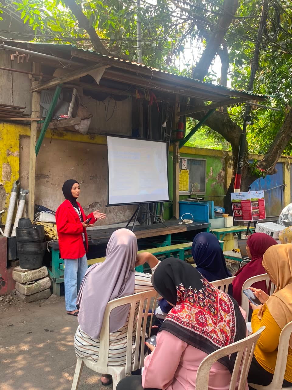 Membangun Ekonomi Lokal dari Akar: