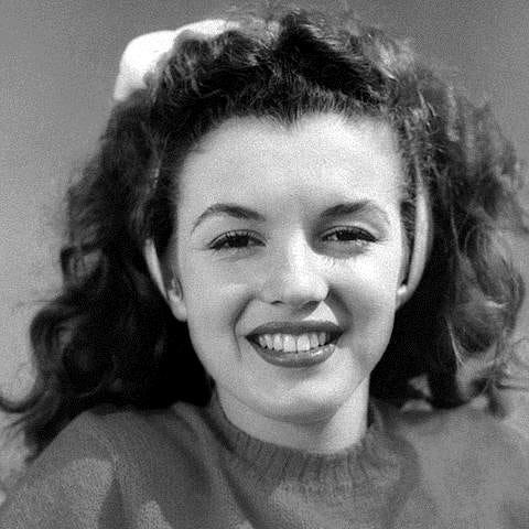 ESTA é a rotina de beleza da vida real de Marilyn Monroe de 1959, e aqui  estão as instruções para a rotina!