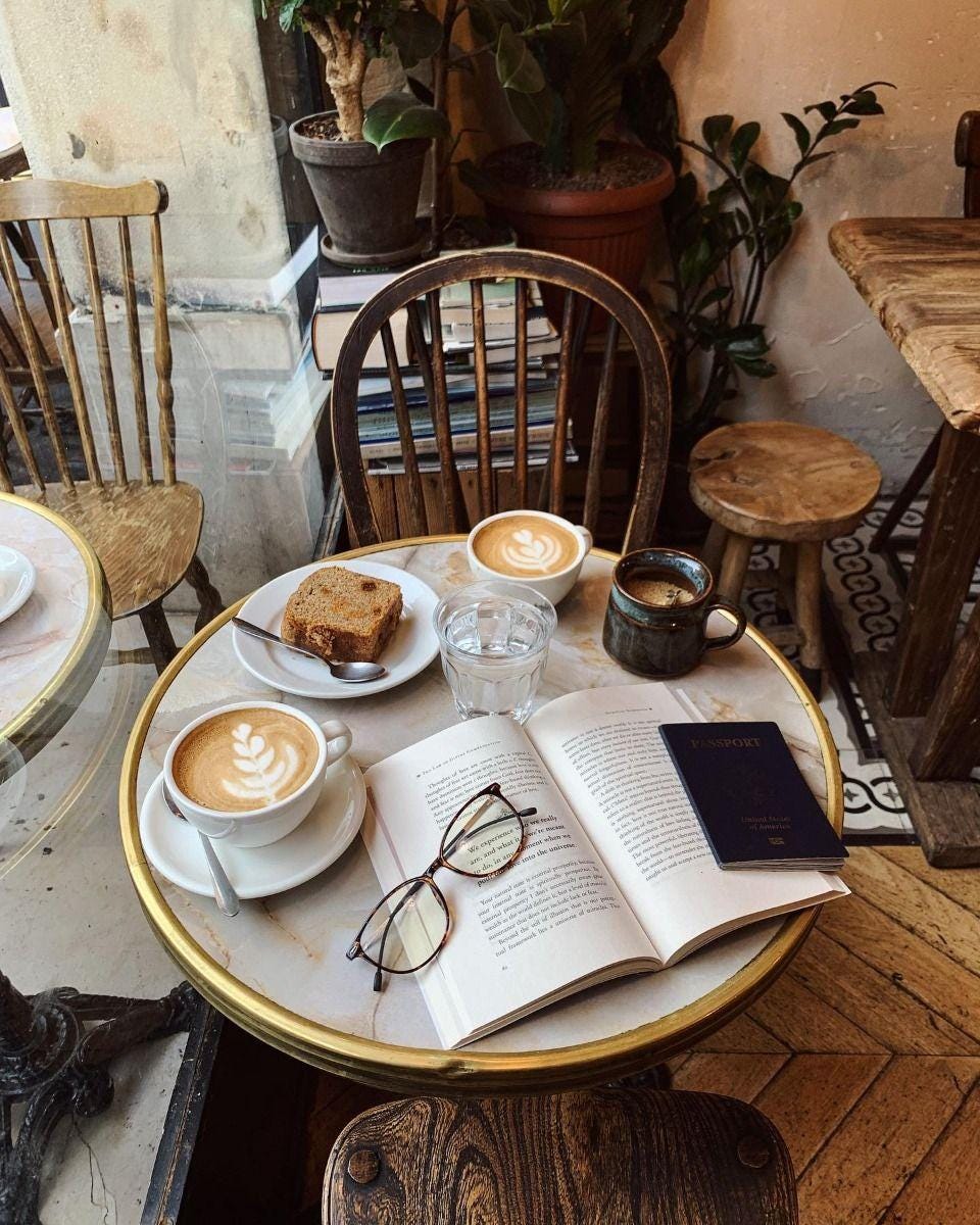 TOP 5 Cărți Bestseller în România pe Apple Books: Dacă Aceste Romane Ar Fi O Cafea, Ce Ai Comanda?