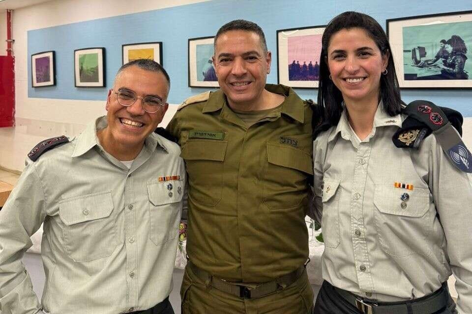 Lt. Col. Ella Waweya (right) with IDF Spokesperson Brig. Gen. Effie Defrin and outgoing Arabic-language spokesperson Col. Avichay Adraee. February 2026. Image © IDF Spokesperson’s Unit. Licensed under CC BY-SA 3.0. Source: Wikimedia Commons.