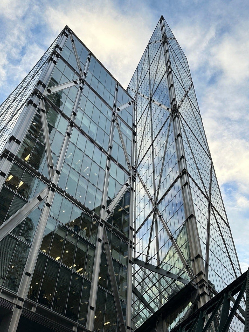 How Does Architecture Influence Art ? by Quitegreatsocial Feb, 2024