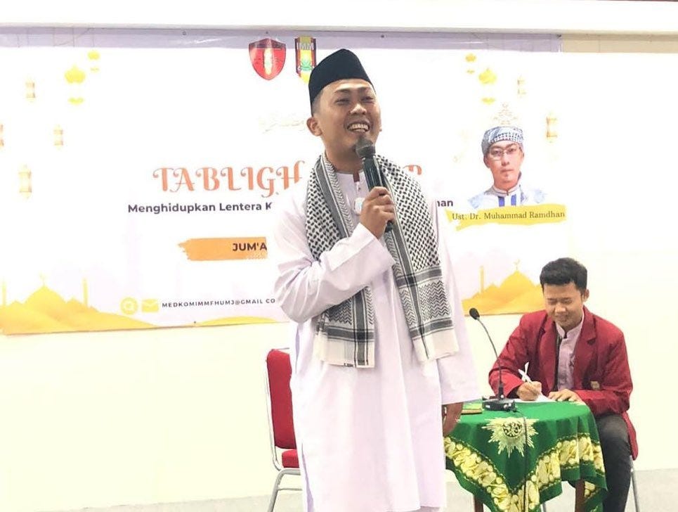 Muhammad Ramdhan : Lektor, Dosen, Penulis, dan Konsultan yang Multitalenta