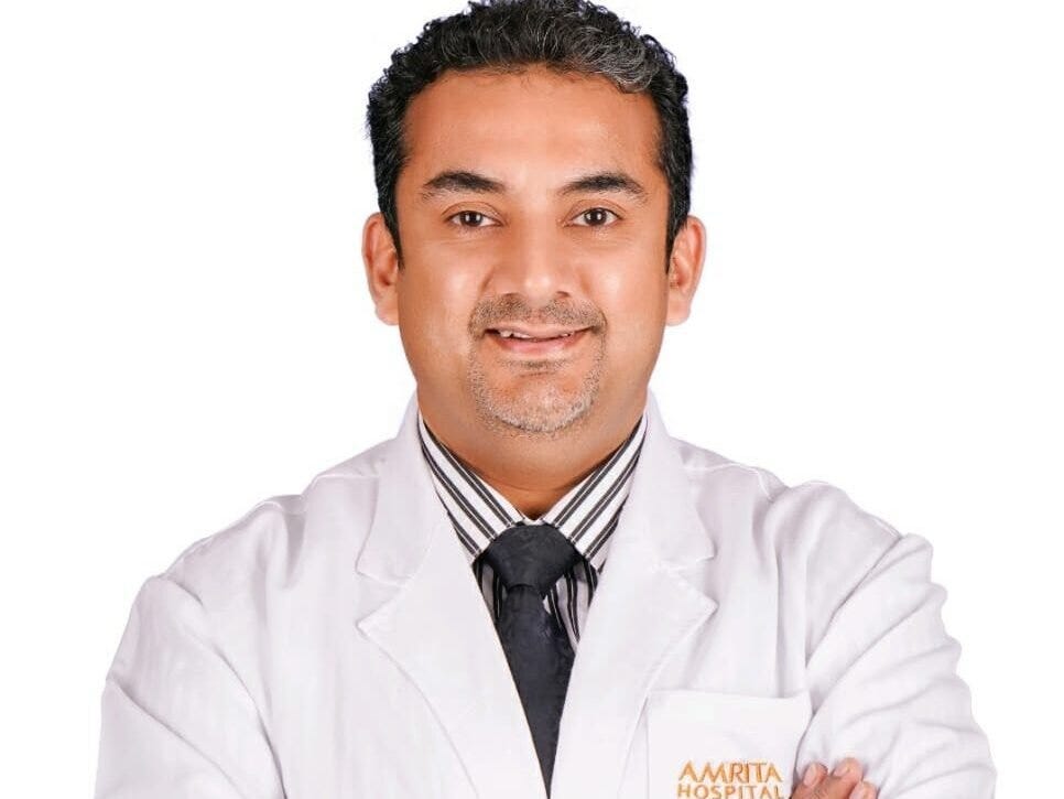 Best knee Replacement Surgeon in India by Drmrinalsharmao Dec, 2023