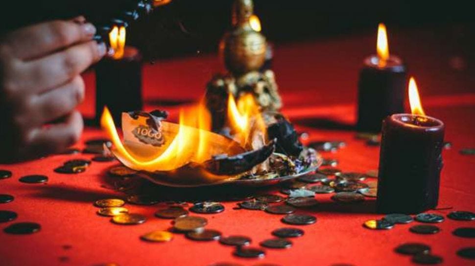 Masih Percaya Santet, Indigo, Hantu ?