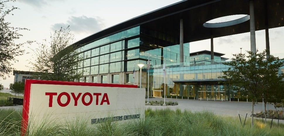 Why did Toyota recover faster than almost every other automaker after the 2011 Japan earthquake?