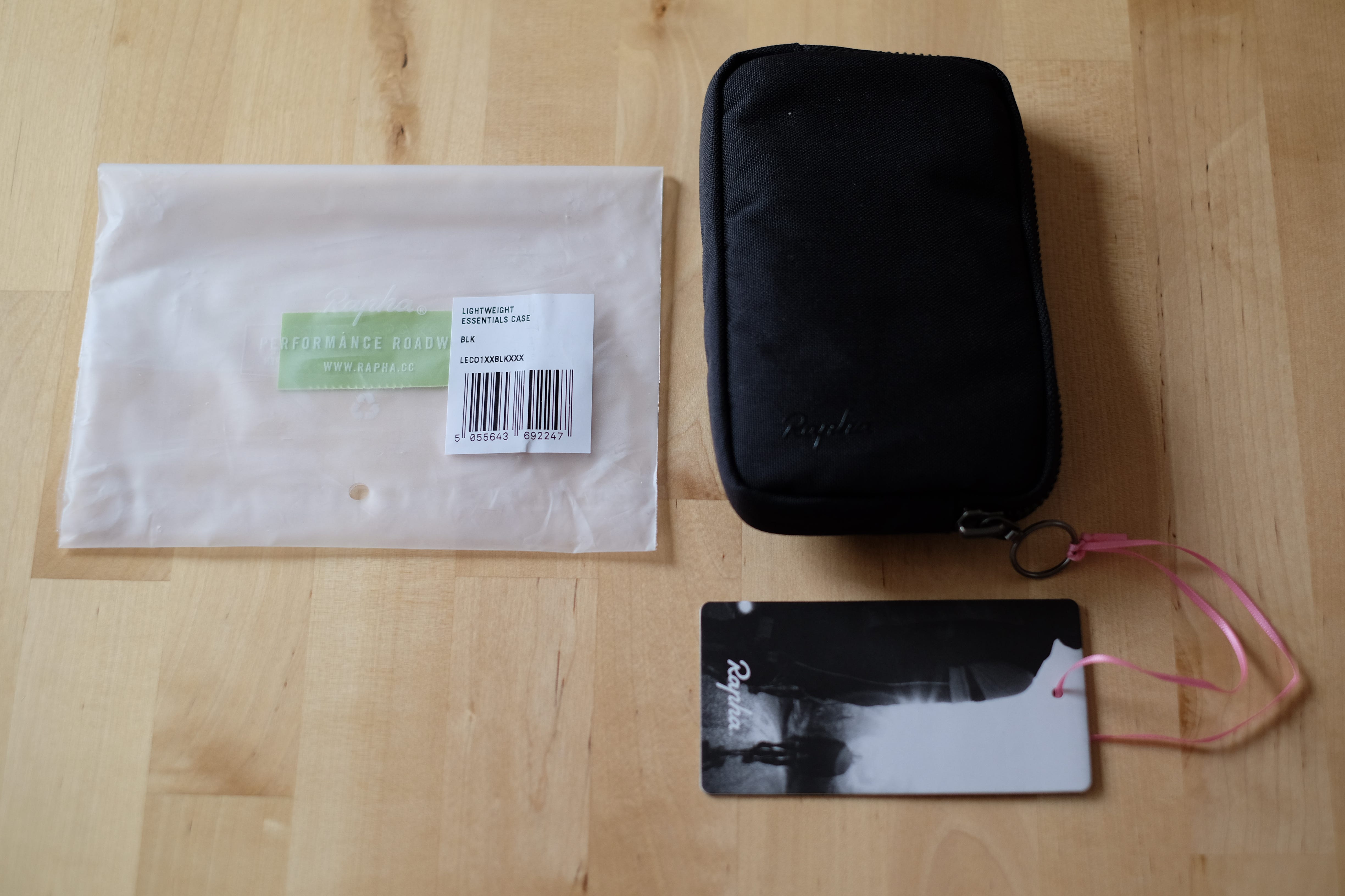 Rapha ラファEssentials Case Large Rapha Rainproof Essential Case Large - Initial Impressions