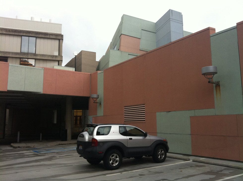 Parked with Peter Eisenman’s deconstructivism building — DAAP at U of Cincinnati