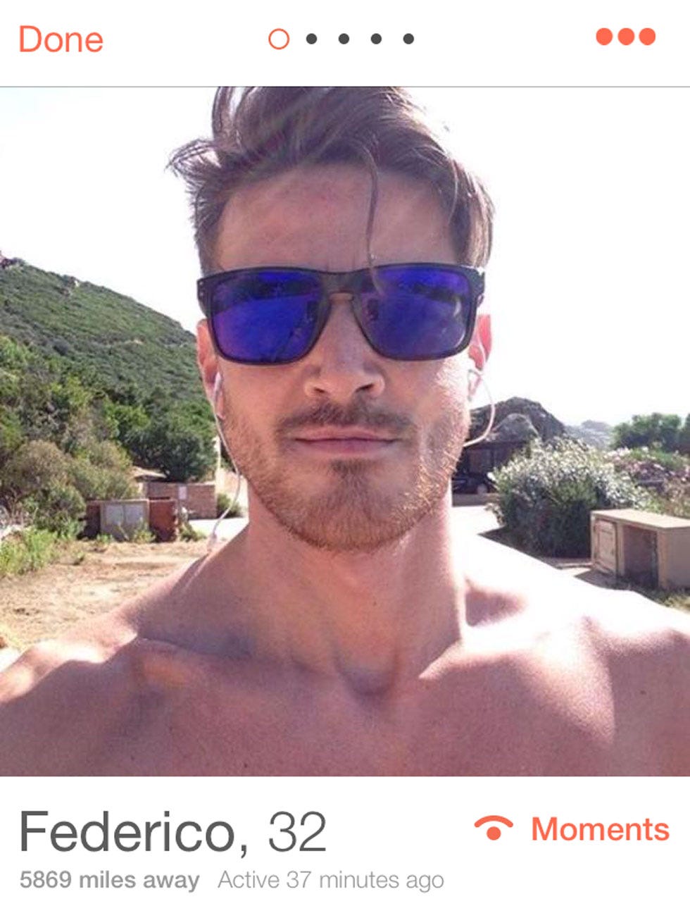 тиндер девушки. американский тиндер. тиндер профайл. тиндер профиль. тиндер парни.