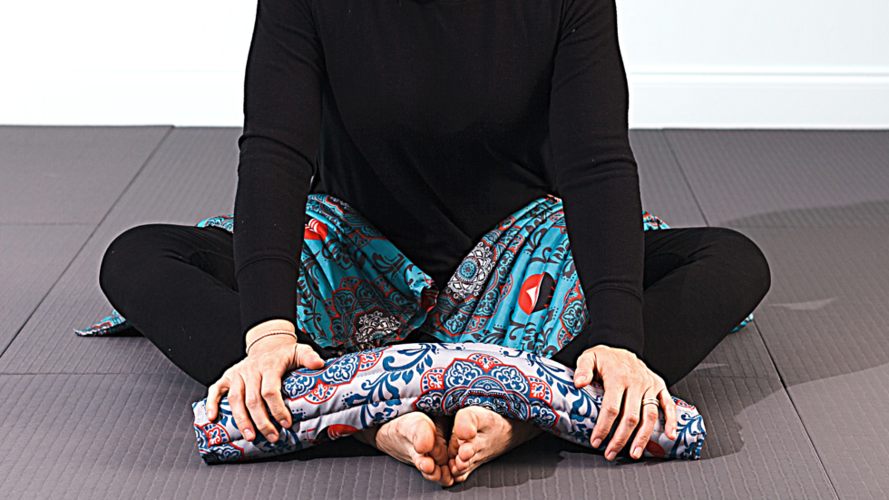 Bound Angle Pose Using Ravi Weighted Blankets by My Ravi Feb, 2024