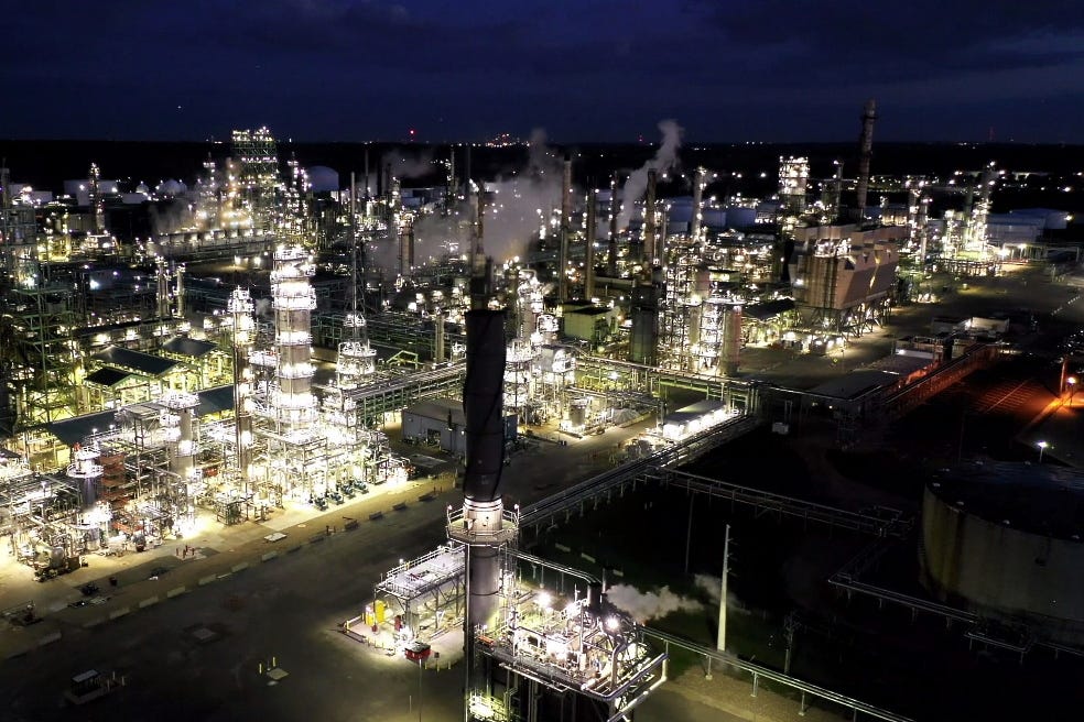 Sulfur and Coke handling systems in refineries