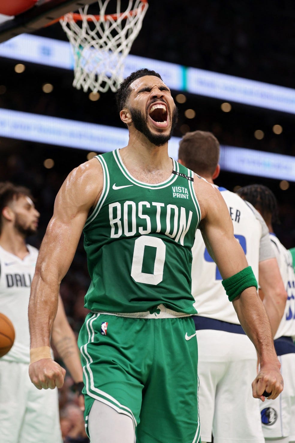 A espera de 16 anos acabou, e o Boston Celtis volta a ser o campeão da NBA.
