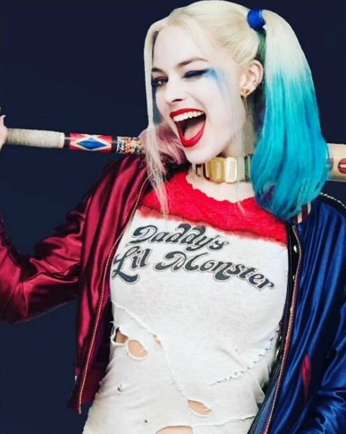 Harley Quinn con la mazza da baseball Suicide Squad interpretata