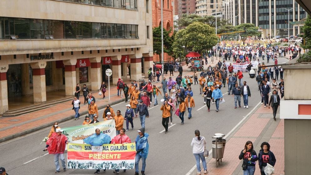 Marcha Multitudinaria en Bogotá: Un Clamor Popular Resuena en la Plaza de Bolívar