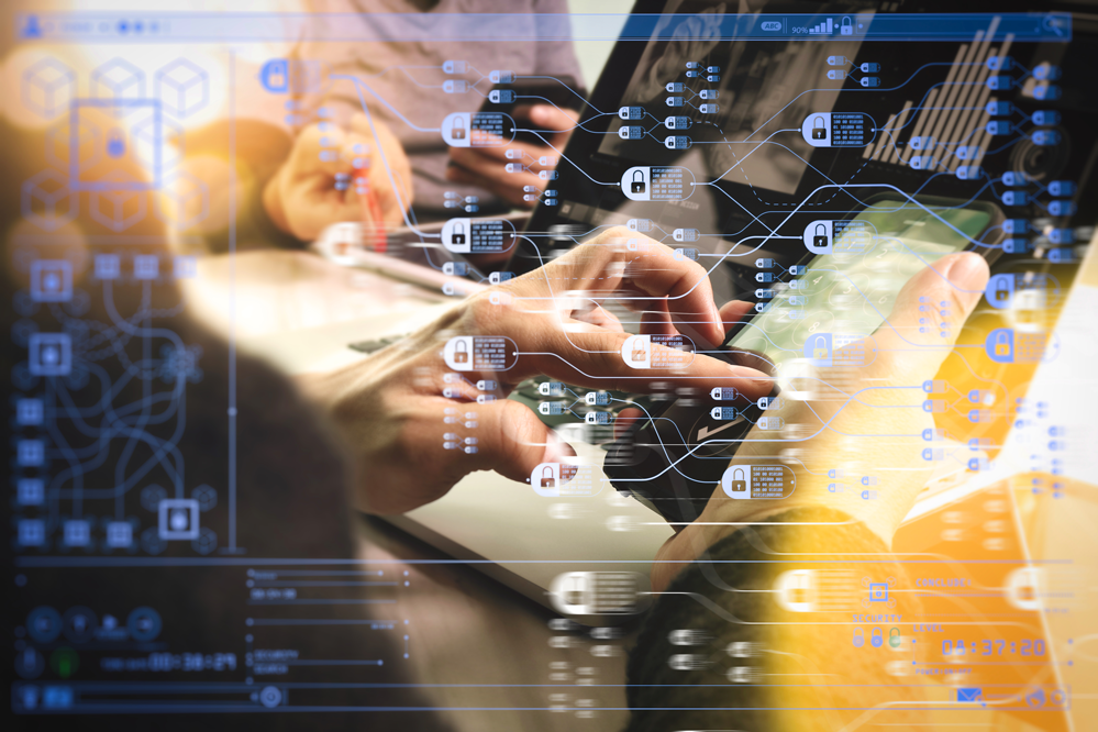 ¿En qué se diferencia el ledger distribuido de un ledger tradicional